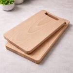 Planche à découper en bois massif avec poignée – 32 × 19 cm